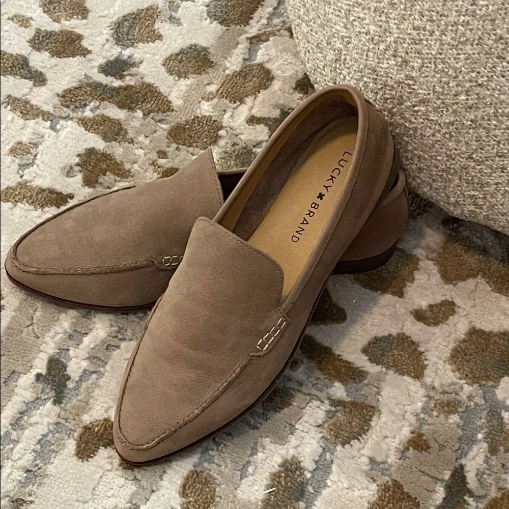 Lucky Brand Beige Leather Slip On Loafers Size 7 Flats New